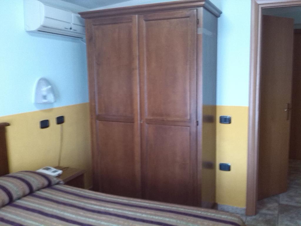 Hotel San Francesco Terme Spezzano Albanese Zimmer foto